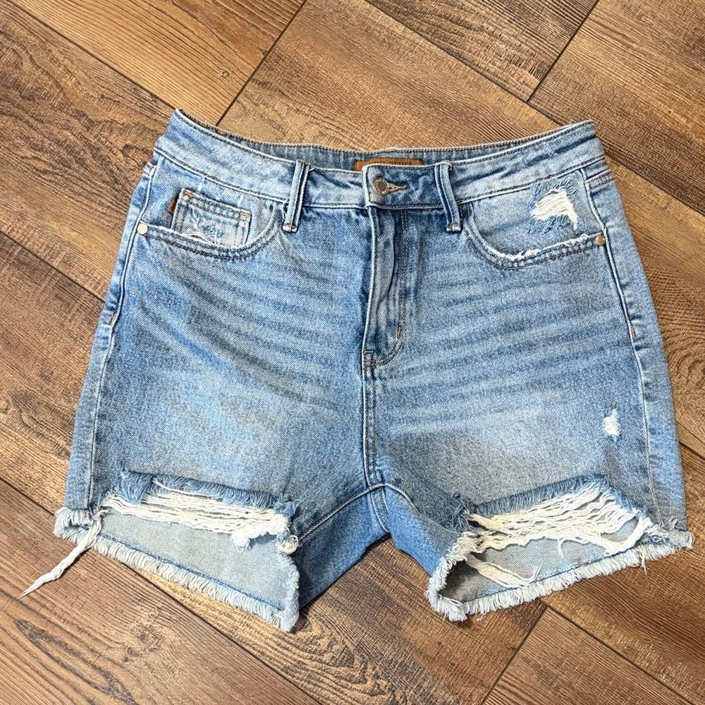 Like New Judy Blue Jeans High Rise Cut Off Shorts